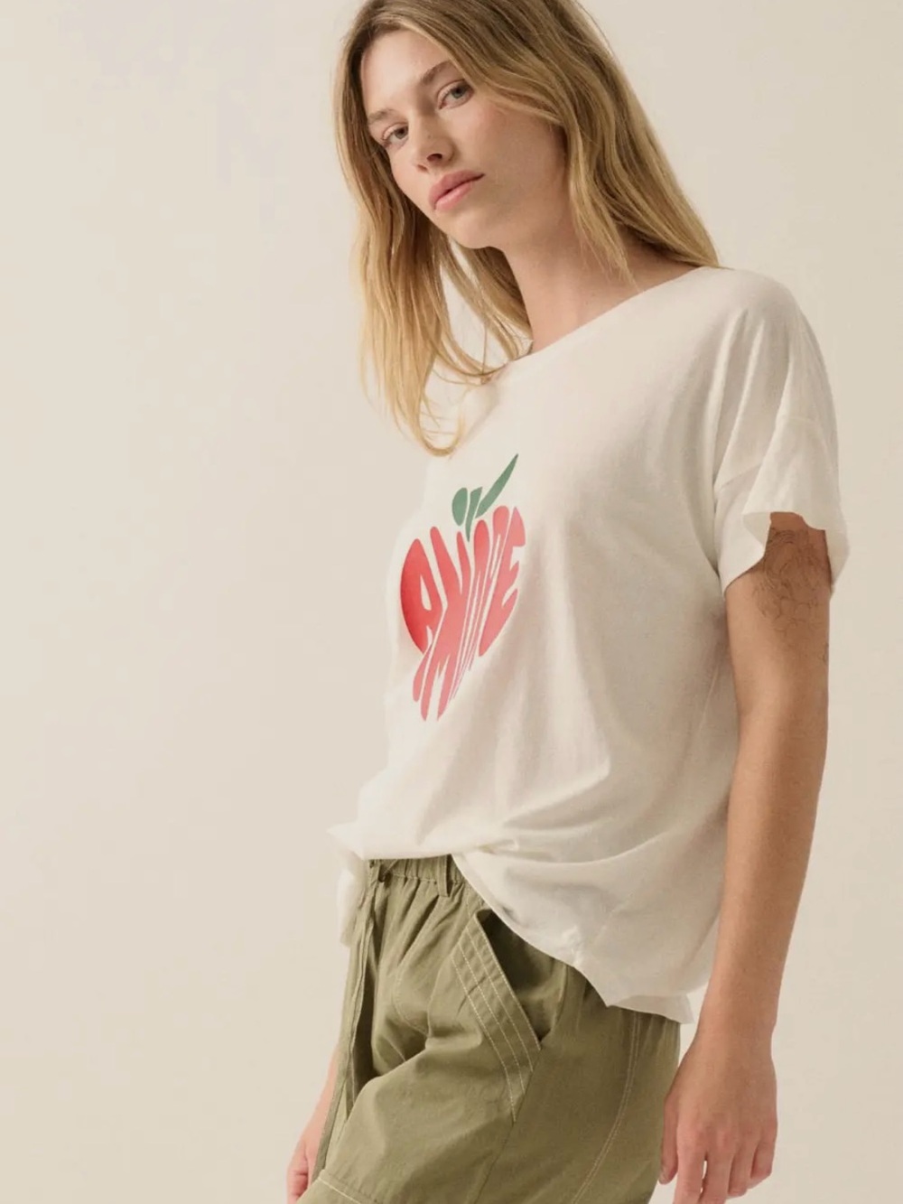 Amore Graphic Apple Tee White Short Sleeve T-Shirt Size Large - Picture 13 of 15
